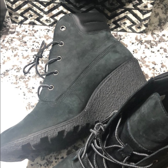 Black timberlands - Picture 3 of 3